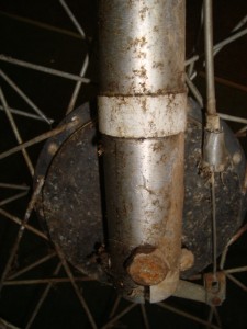 Front fork turned down for lightening